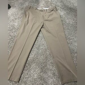 JOS Banks Men’s Traveller Khakis 38X32